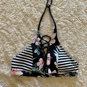 VS PINK Ultimate  Swim bra S